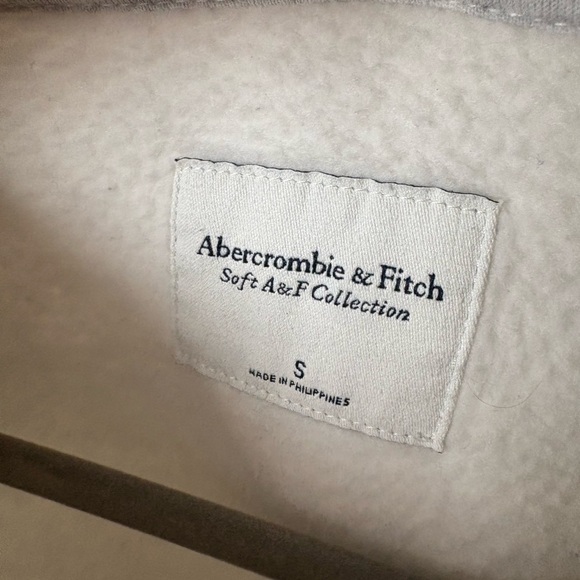 Abercrombie Go Team Soft Sweatshirt - Picture 3 of 3